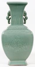 CHINESE QING CELADON PORCELAIN VASE