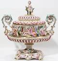 021422 CAPO DI MONTE POTTERY COVERED CENTERPIECE H 15