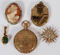 14KT GOLD LADYS JEWELRY  A VICTORIAN LOCKET