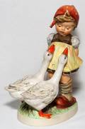 HUMMEL GOOSE GIRL FIGURINE 47 TMK1