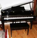 YAMAHA BLACK LACQUERED PIANO W DISKLAVIER BENCH