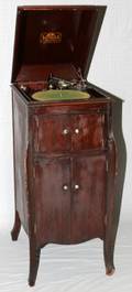 VICTROLA VICTOR MAHOGANY TALKING MACHINE