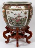 FAMILLE VERTE PORCELAIN FISH BOWL JARDINIRE STAND