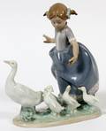 LLADRO PORCELAIN FIGURINE YOUNG GIRL W GEESE