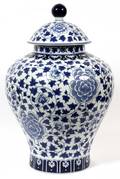 CHINESE STYLE BLUE WHITE PORCELAIN JAR