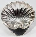 031145 AMERICAN STERLING SHELL DISH H 2 W 10