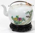 061161 CHINESE PORCELAIN TEAPOT LATE 18TH C H 3 12