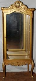 050124 HAND PAINTED GILT  GLASS VITRINE H 72 L 25