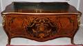 032173 FRENCH LOUIS XV STYLE MARQUETRY DESK W ORMOLU