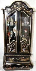 042332 LACQUERED GILT  PAINTED CHINA CABINET MODERN