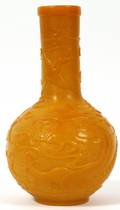 CHINESE YELLOW GLASS STICK NECK VASE