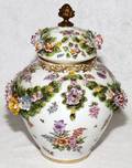 052443 GERMAN PORCELAIN COVERED VASE 19TH C H 10