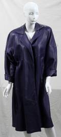 030440 PURPLE LEATHER WOMANS COAT C 1980S L 46