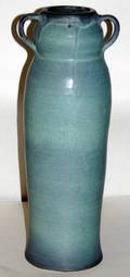 030491 ART POTTERY VASE 20TH C H 18 DIA 6