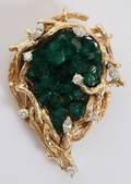 031001 YELLOW GOLD EMERALD  DIAMOND BROOCH L 2 34