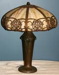 090086 SLAG GLASS TABLE LAMP EARLY 20TH C H 24