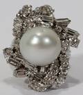 111254 18KT WHITE GOLD SOUTH SEA PEARL  DIAMOND RING