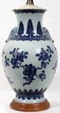100117 ORIENTAL PORCELAIN URN LAMP H 31 D 11