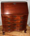 070293 MADDOX TABLES CO MAHOGANY SLANT TOP DESK