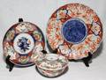 081323 JAPANESE IMARI PORCELAIN PLATES  COVERED BOWL