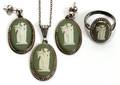 111477 WEDGWOOD GREEN JASPERWARE CAMEO PENDANT 