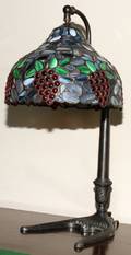 102316 ART GLASS TABLE LAMP GRAPE PATTERN METAL BASE