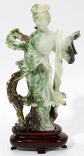 082323 CHINESE CARVED GREEN  WHITE JADE QUAN YIN