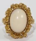101438 18KT YELLOW GOLD  CORAL CABOCHON RING 8 12