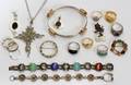 080411 COSTUME JEWELRY INCLUDING RINGS BRACELETS