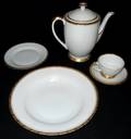080457 GERMAN PORCELAIN DINNER SERVICE 45 PIECES