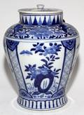 CHINESE BLUE  WHITE PORCELAIN URN WCOVER