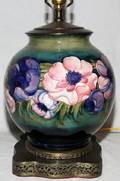 121144 MOORCROFT POTTERY LAMP H 10