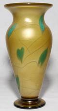 011297 VANDERMARK ART GLASS VASE 1976 H 8 14