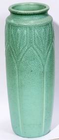 031377 ROOKWOOD POTTERY VASE 1921 H 9 DIA 3 12