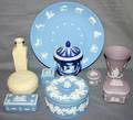 020283 WEDGWOOD PORCELAIN GROUPING 10 PCS H 1  5
