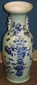 011388 CHINESE BLUE ON CELADON FLOOR VASE H 24