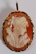 011527 ITALIAN HAND CARVED SHELL CAMEO PENDANT