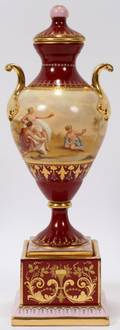 122476 ROYAL VIENNA STYLE PORCELAIN COVERED URN