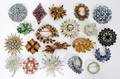 031577 COSTUME JEWELRY COLL OF BROOCHES TWENTY