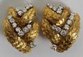 052067 18KT GOLD AND 125CTTW DIAMOND EARRINGS