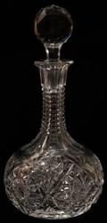 061175 CUT GLASS DECANTER H 11