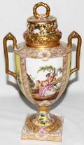 051206 DRESDEN PORCELAIN POTPOURRI URN H 10 W 5 12