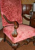 040140 MAHOGANY UPHOLSTERED ARM CHAIR H 43 L 27
