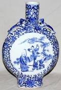 062264 CHINESE BLUE WHITE PORCELAIN HANDLED VASE