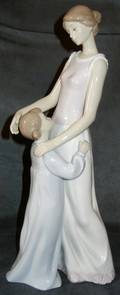 061263 LLADRO PORCELAIN FIGURE SOMEONE TO LOOK UP TO