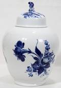 090278 ROYAL COPENHAGEN BLUE  WHITE PORCELAIN URN