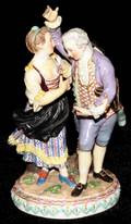 051383 MEISSEN PORCELAIN FIGURE OF A COURTING COUPLE