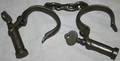 070332 ENGLISH METAL HANDCUFFS C1946