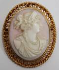 042432 14 KT YELLOW GOLD CAMEO BROOCH H 1 12 W 1