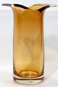 060430 MARK J SADDUTH AMBER GLASS VASE 1995 H 14